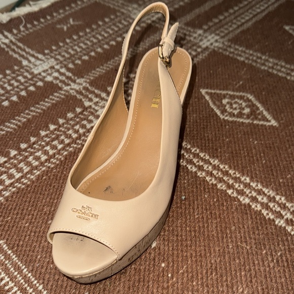 Like new AUTHENTIC COACH WEDGE SLINGS TAN worn a few times indoors COMFY AND HOT - Picture 3 of 7